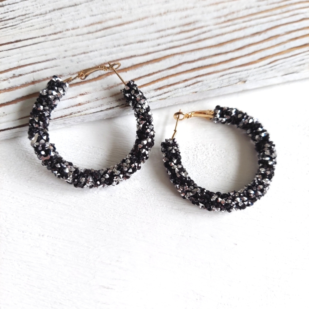 🎁Free w/ Purchase🎁 Glimmer & Glam Hoops - Black & Silver
